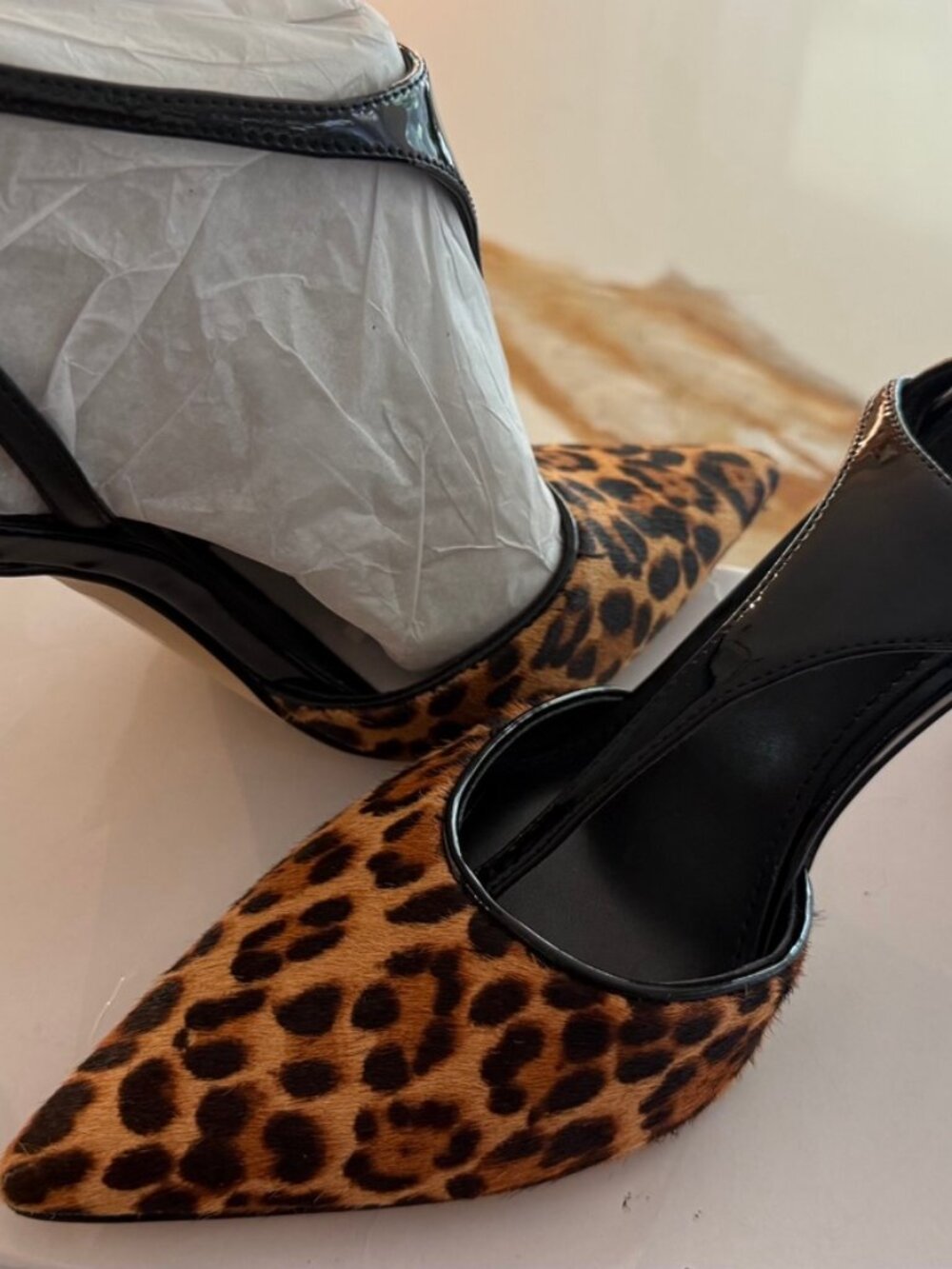 Nine West Fiesta Leopard Pointed Toe Ankle Strap Heels Size 8M NIB Flaw